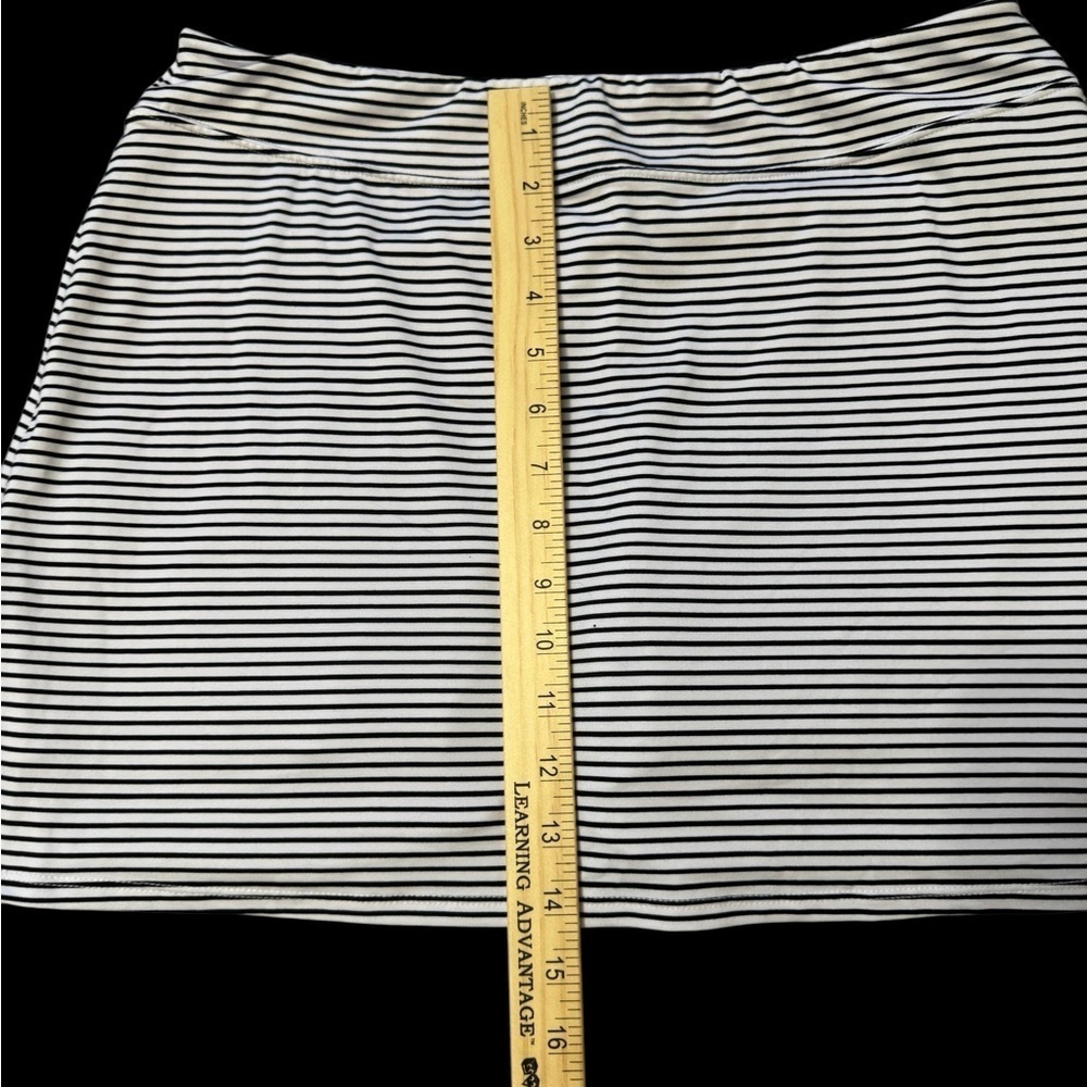 White Sport Skort With Black Stripes Size L - Picture 5 of 7
